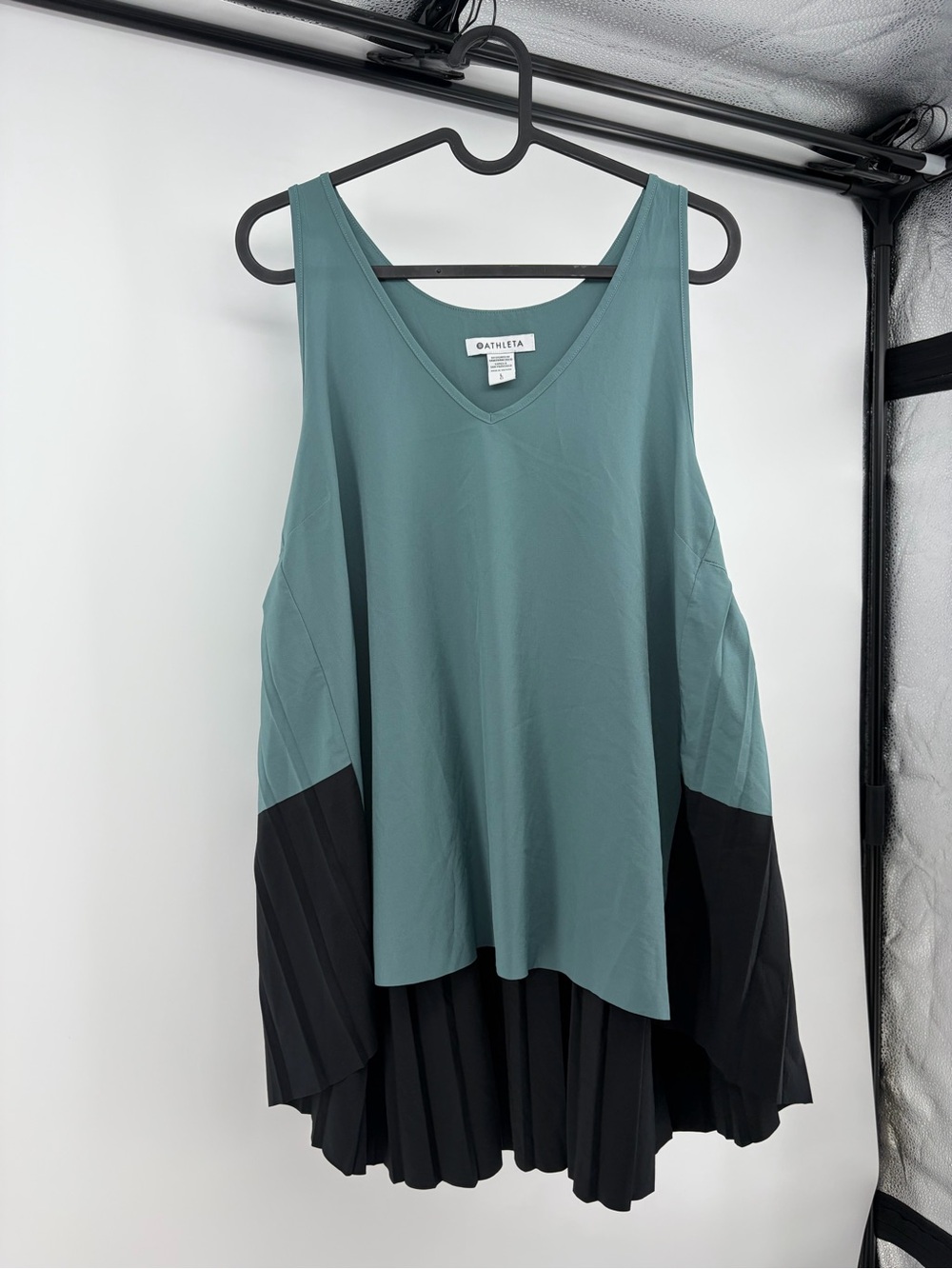Athleta Women’s Swing Forward Pleated Tank- Green/Black- Size Large